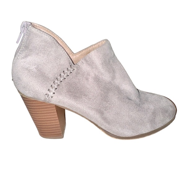 CCOCCI Gray microsuede back zip ankle boots women’s size 7.5 - Picture 1 of 12